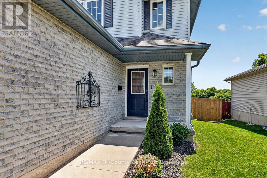 25 Herford Street, Tillsonburg, Ontario  N4G 4V1 - Photo 3 - X13471408