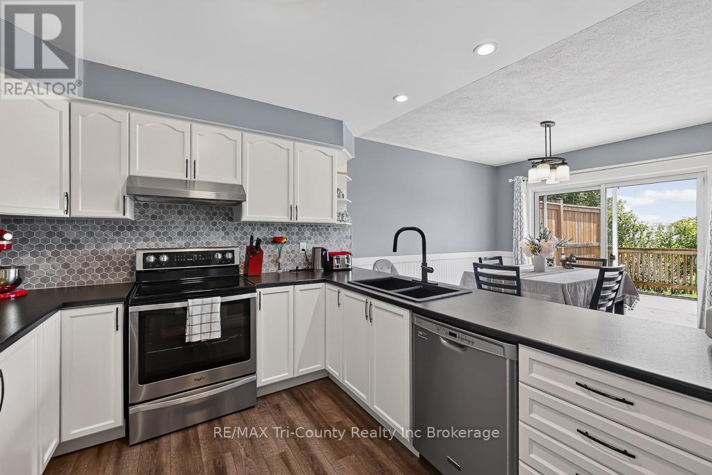 25 Herford Street, Tillsonburg, Ontario  N4G 4V1 - Photo 4 - X13471408