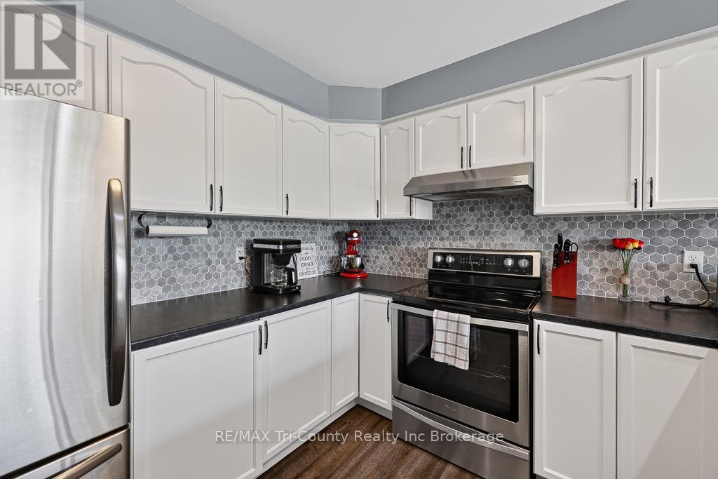 25 Herford Street, Tillsonburg, Ontario  N4G 4V1 - Photo 6 - X13471408
