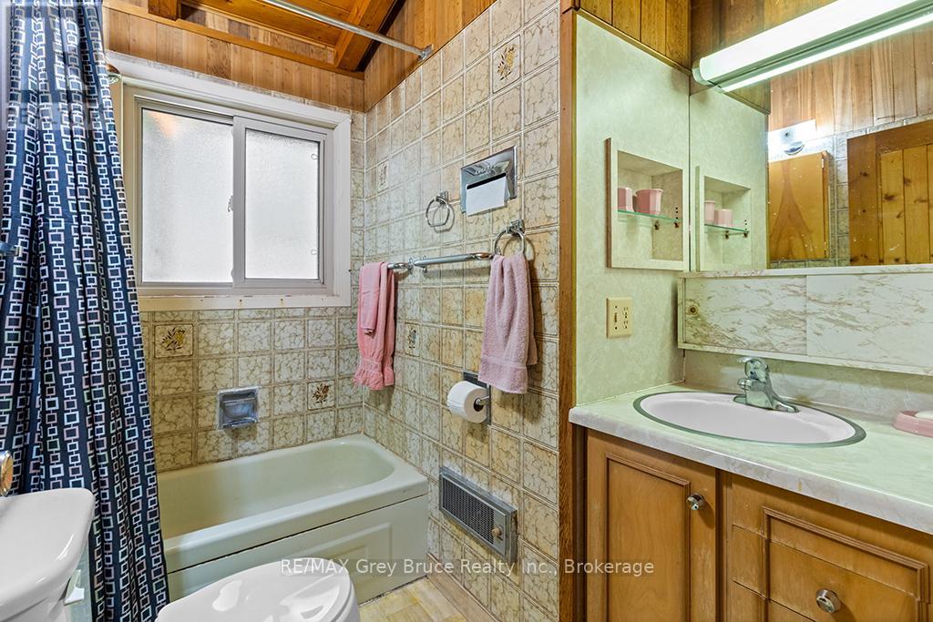 26 Bridge Street, Northern Bruce Peninsula, Ontario  N0H 1W0 - Photo 21 - X13472038