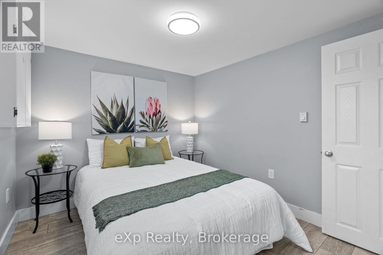 236 Sydenham Street, Strathroy-Caradoc, Ontario  N7G 1V3 - Photo 18 - X13472856