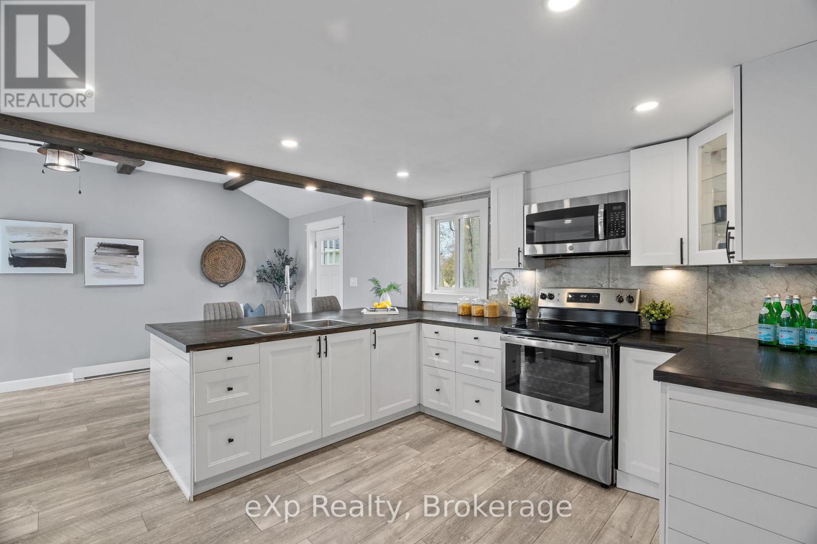 236 Sydenham Street, Strathroy-Caradoc, Ontario  N7G 1V3 - Photo 3 - X13472856