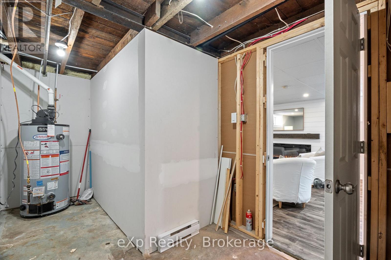 236 Sydenham Street, Strathroy-Caradoc, Ontario  N7G 1V3 - Photo 34 - X13472856