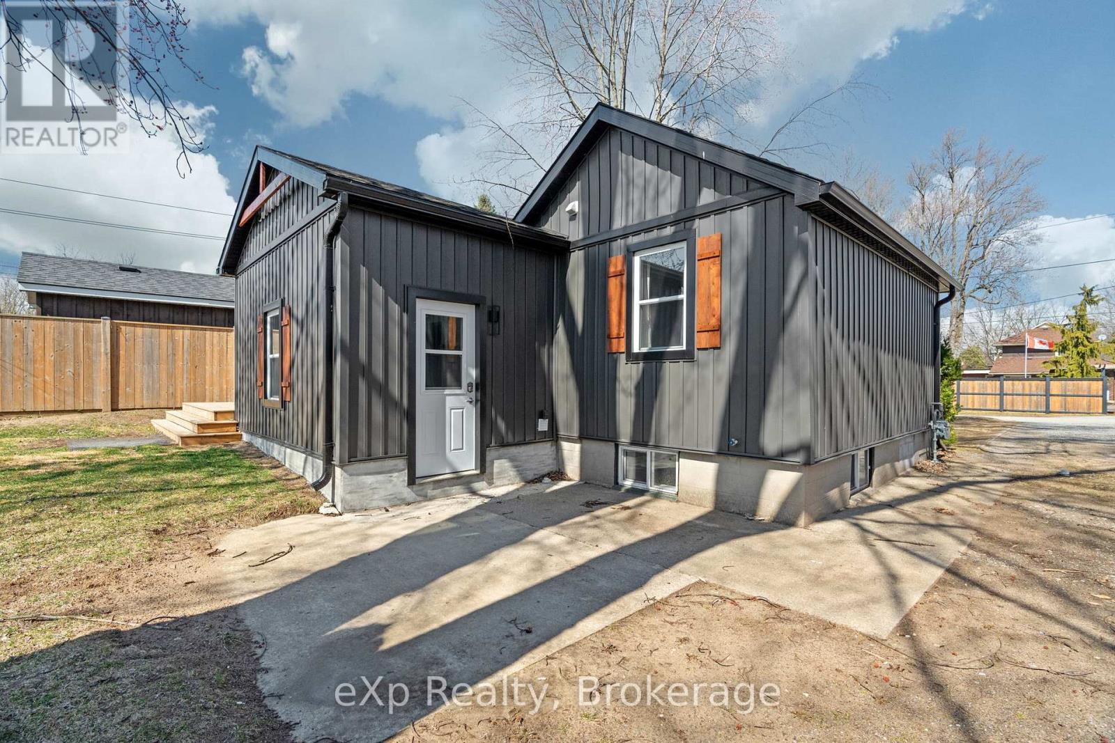 236 Sydenham Street, Strathroy-Caradoc, Ontario  N7G 1V3 - Photo 36 - X13472856