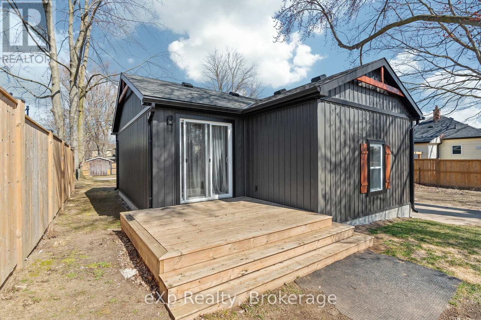 236 Sydenham Street, Strathroy-Caradoc, Ontario  N7G 1V3 - Photo 37 - X13472856