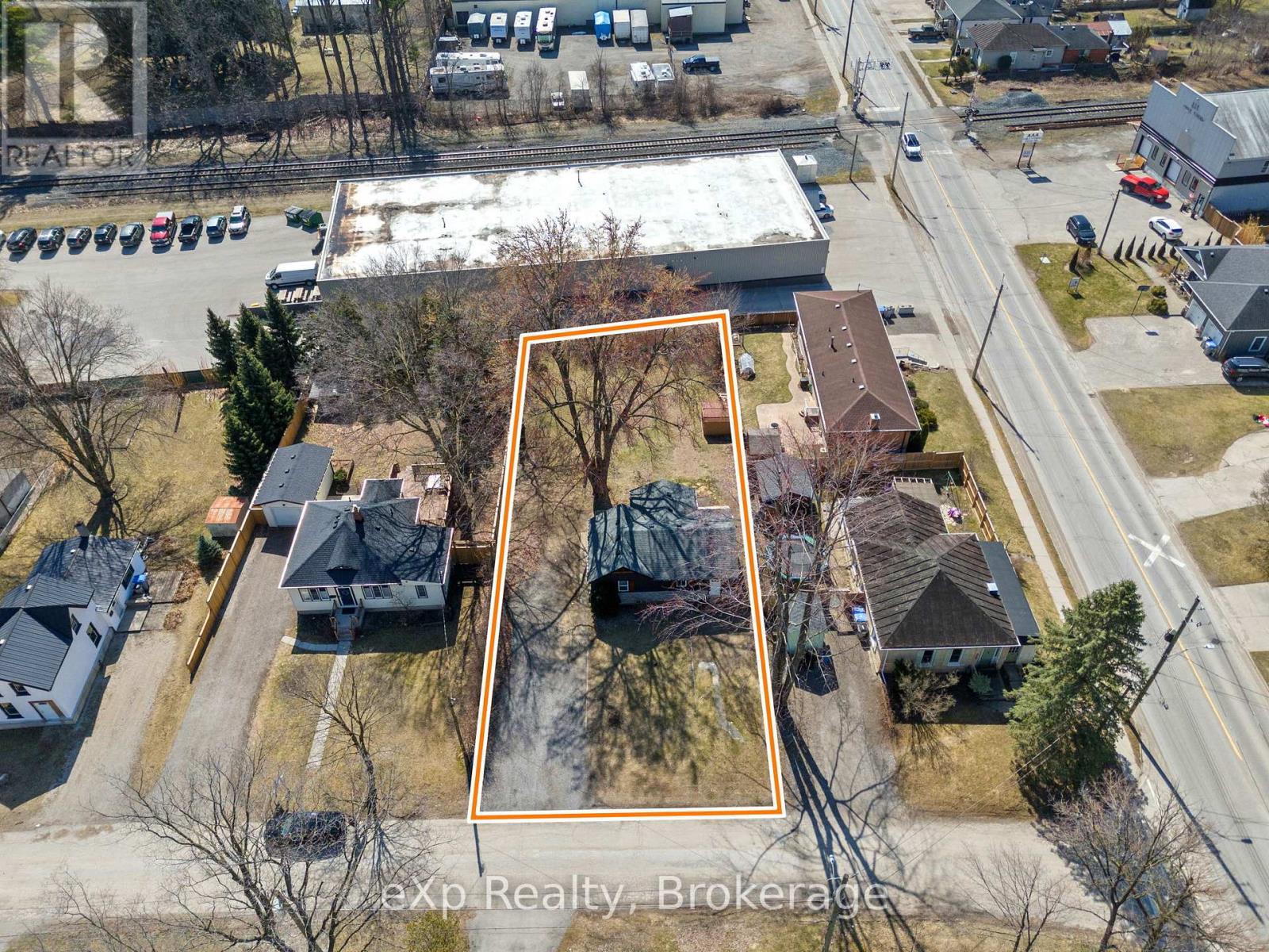 236 Sydenham Street, Strathroy-Caradoc, Ontario  N7G 1V3 - Photo 6 - X13472856