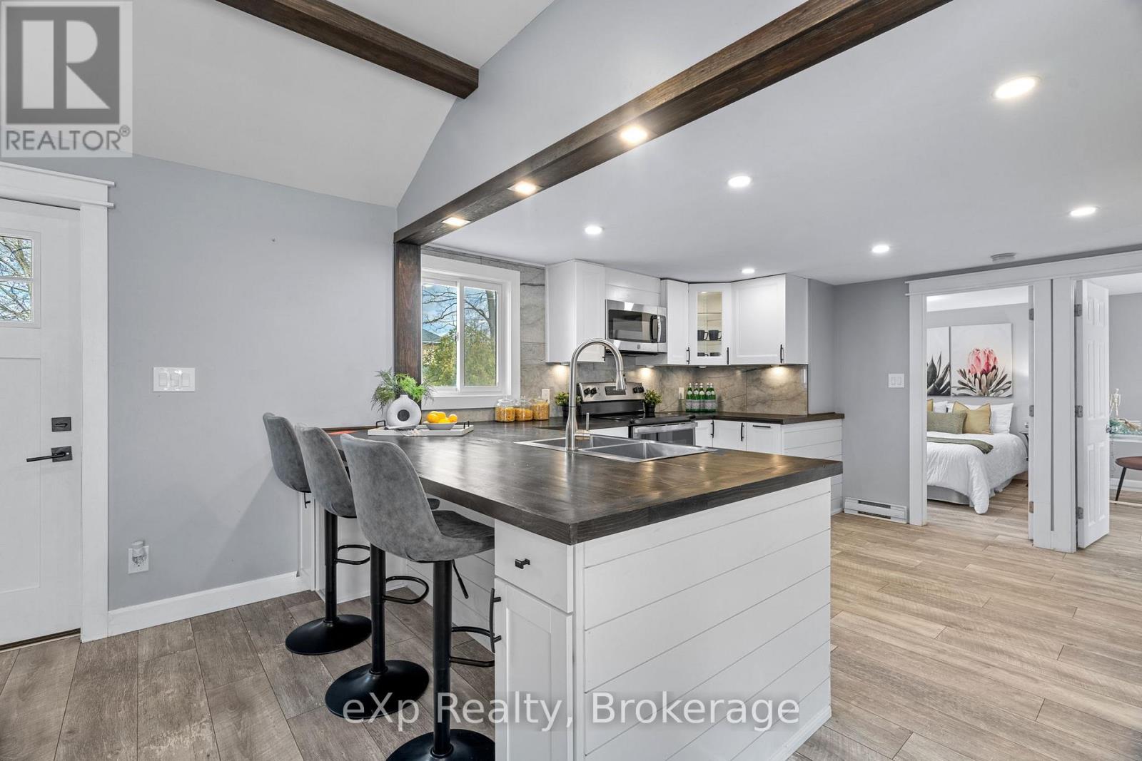 236 Sydenham Street, Strathroy-Caradoc, Ontario  N7G 1V3 - Photo 8 - X13472856