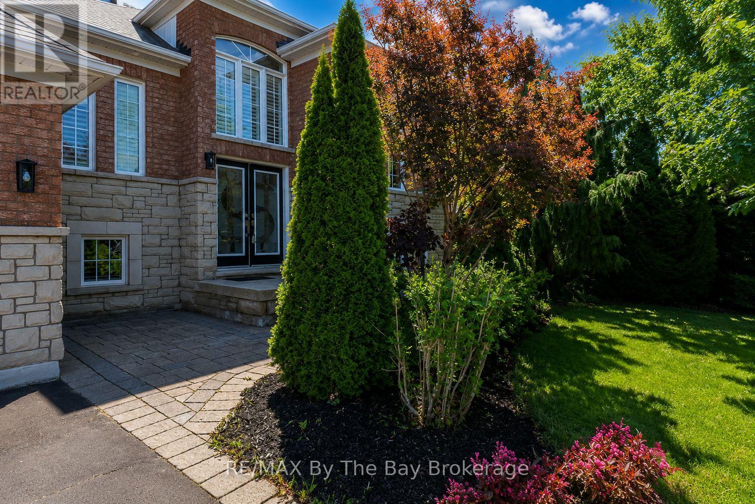 121 Royal Beech Drive, Wasaga Beach, Ontario  L9Z 2N2 - Photo 2 - S13473000