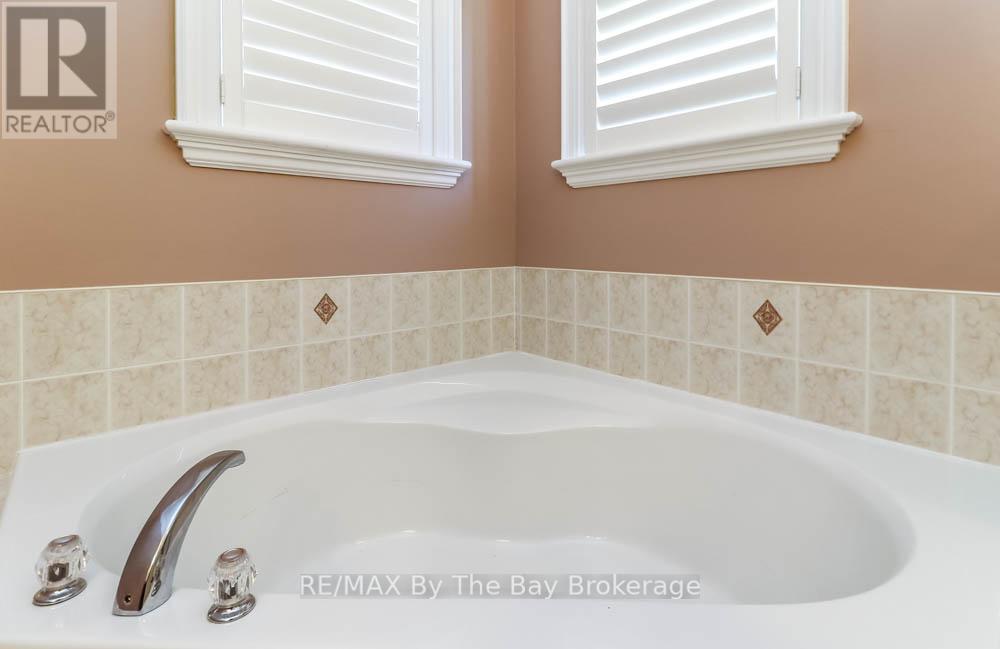 121 Royal Beech Drive, Wasaga Beach, Ontario  L9Z 2N2 - Photo 21 - S13473000