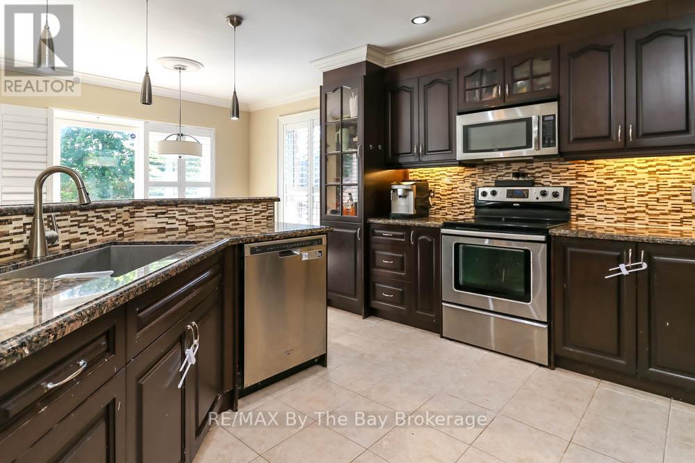 121 Royal Beech Drive, Wasaga Beach, Ontario  L9Z 2N2 - Photo 6 - S13473000