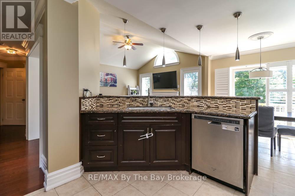 121 Royal Beech Drive, Wasaga Beach, Ontario  L9Z 2N2 - Photo 7 - S13473000