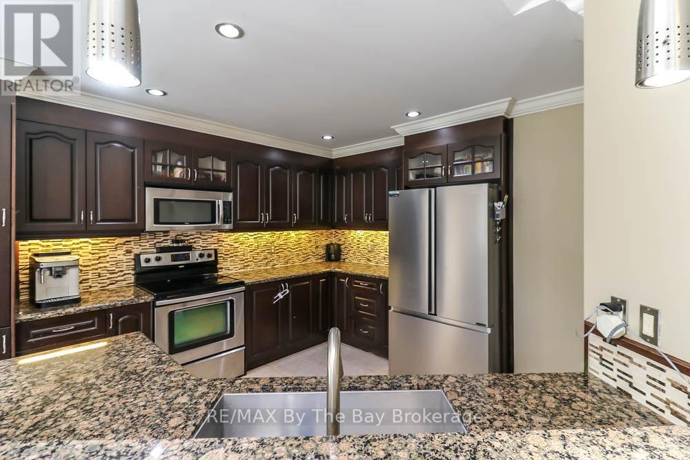121 Royal Beech Drive, Wasaga Beach, Ontario  L9Z 2N2 - Photo 9 - S13473000