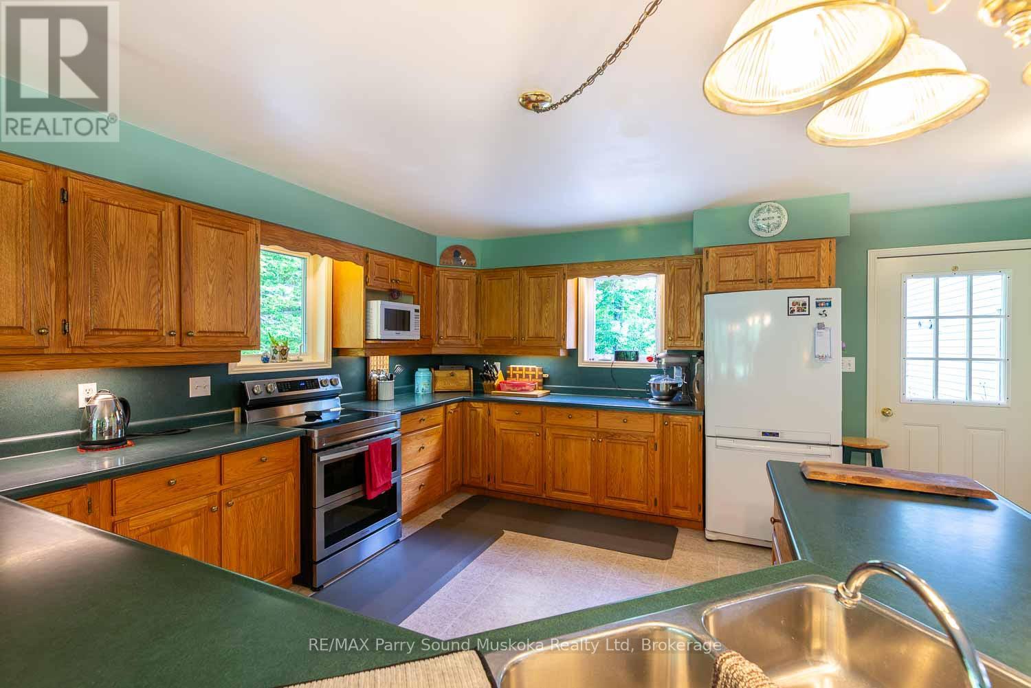 1284 South Horn Lake Road, Ryerson, Ontario  P0A 1C0 - Photo 11 - X13472936