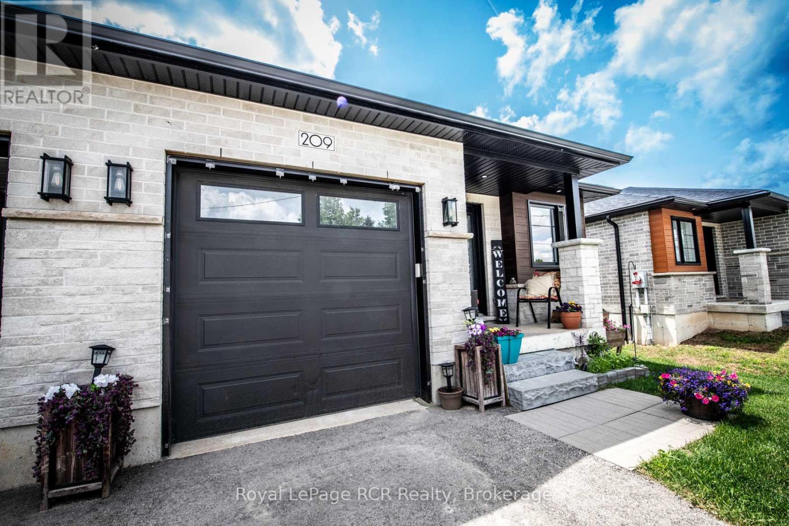209 Church Street N, Wellington North, Ontario  N0G 2L4 - Photo 3 - X13473388