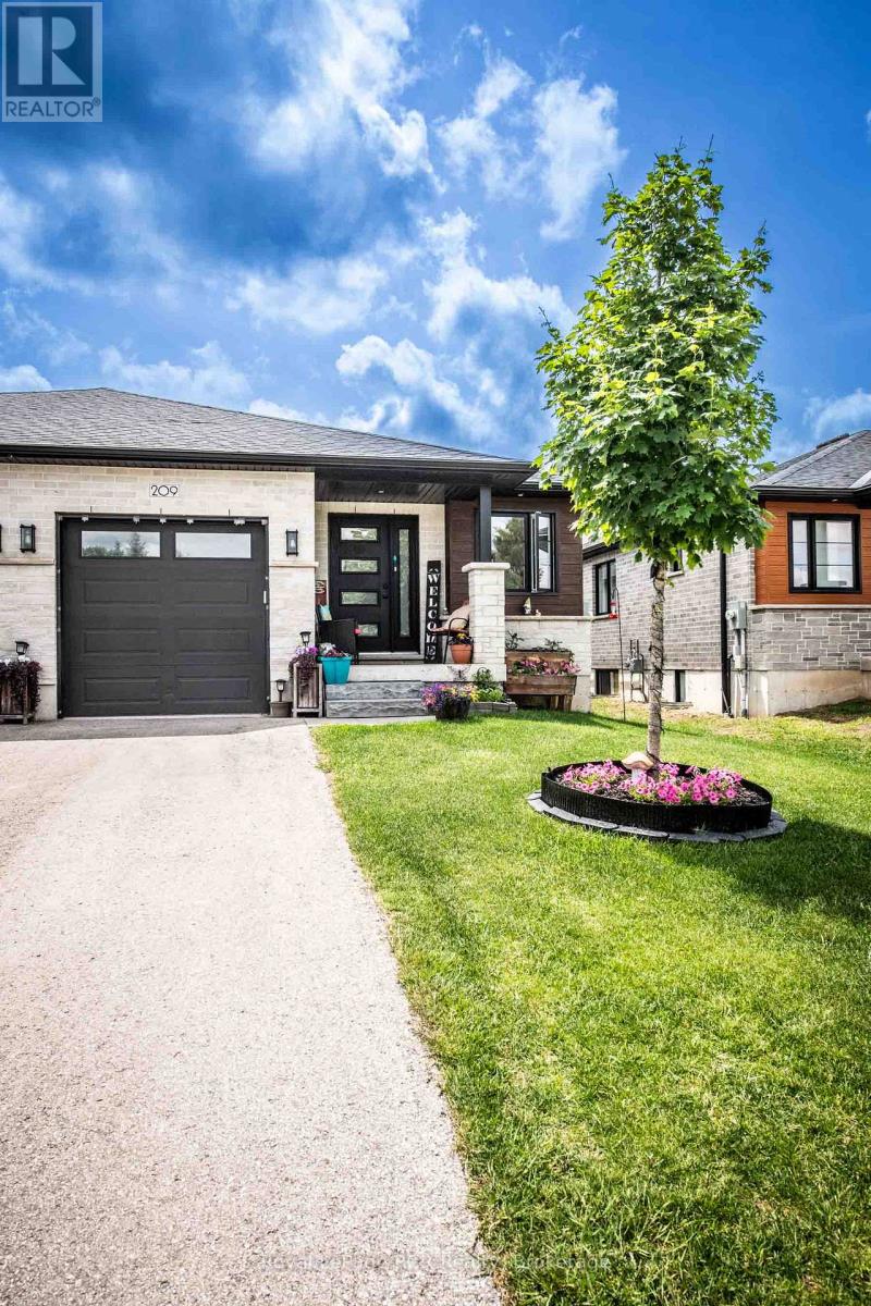 209 Church Street N, Wellington North, Ontario  N0G 2L4 - Photo 4 - X13473388