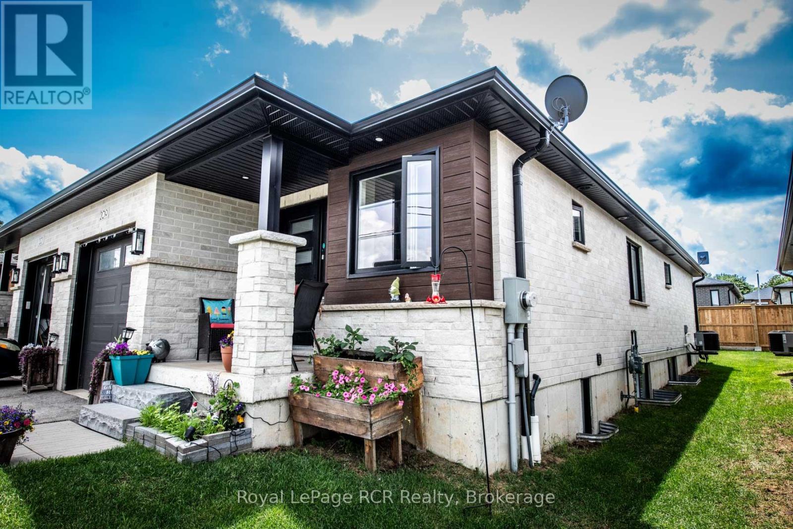 209 Church Street N, Wellington North, Ontario  N0G 2L4 - Photo 6 - X13473388