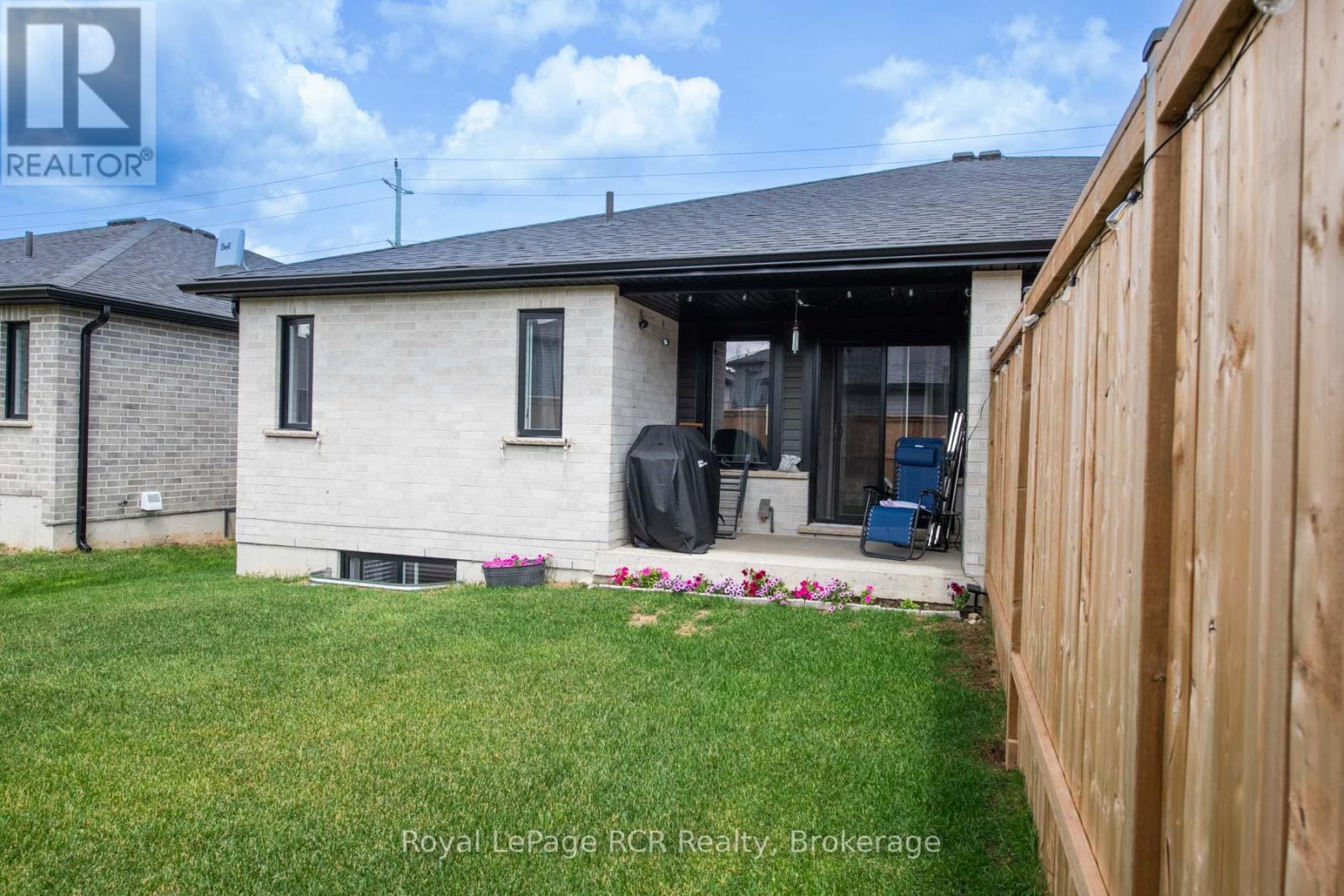 209 Church Street N, Wellington North, Ontario  N0G 2L4 - Photo 8 - X13473388