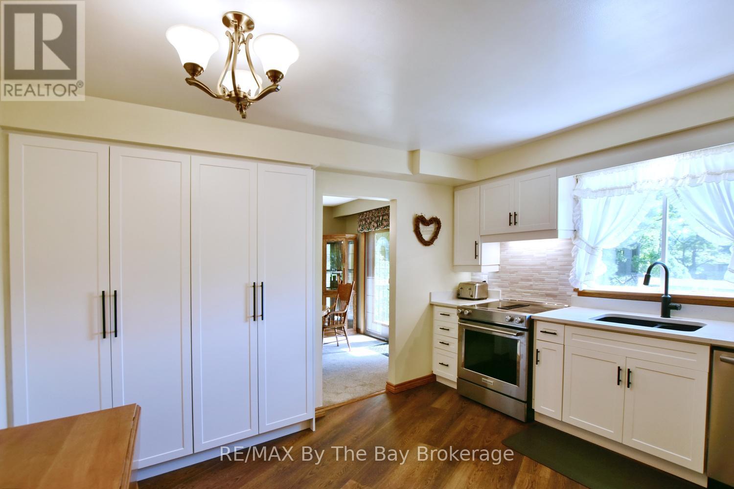 69 Frederick Drive, Wasaga Beach, Ontario  L9Z 1P9 - Photo 14 - S13473974