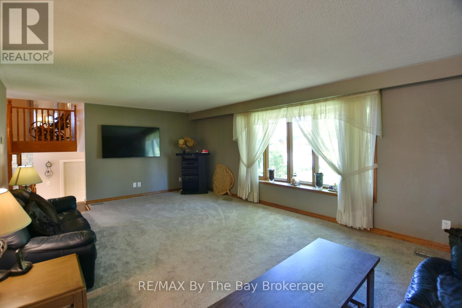 69 Frederick Drive, Wasaga Beach, Ontario  L9Z 1P9 - Photo 18 - S13473974