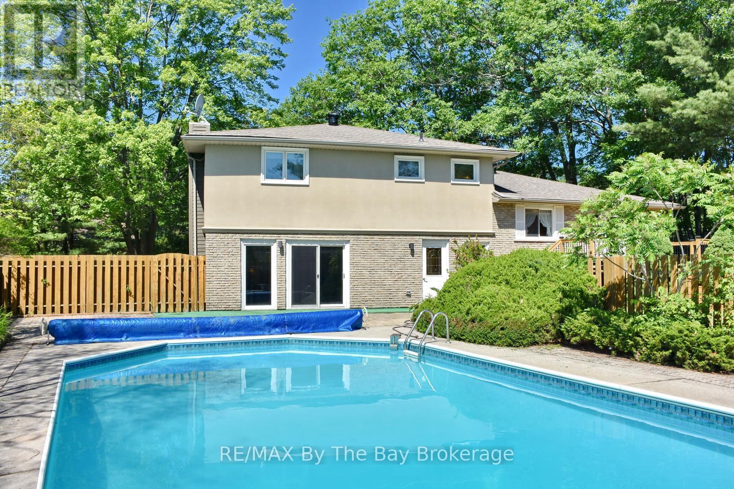 69 Frederick Drive, Wasaga Beach, Ontario  L9Z 1P9 - Photo 2 - S13473974