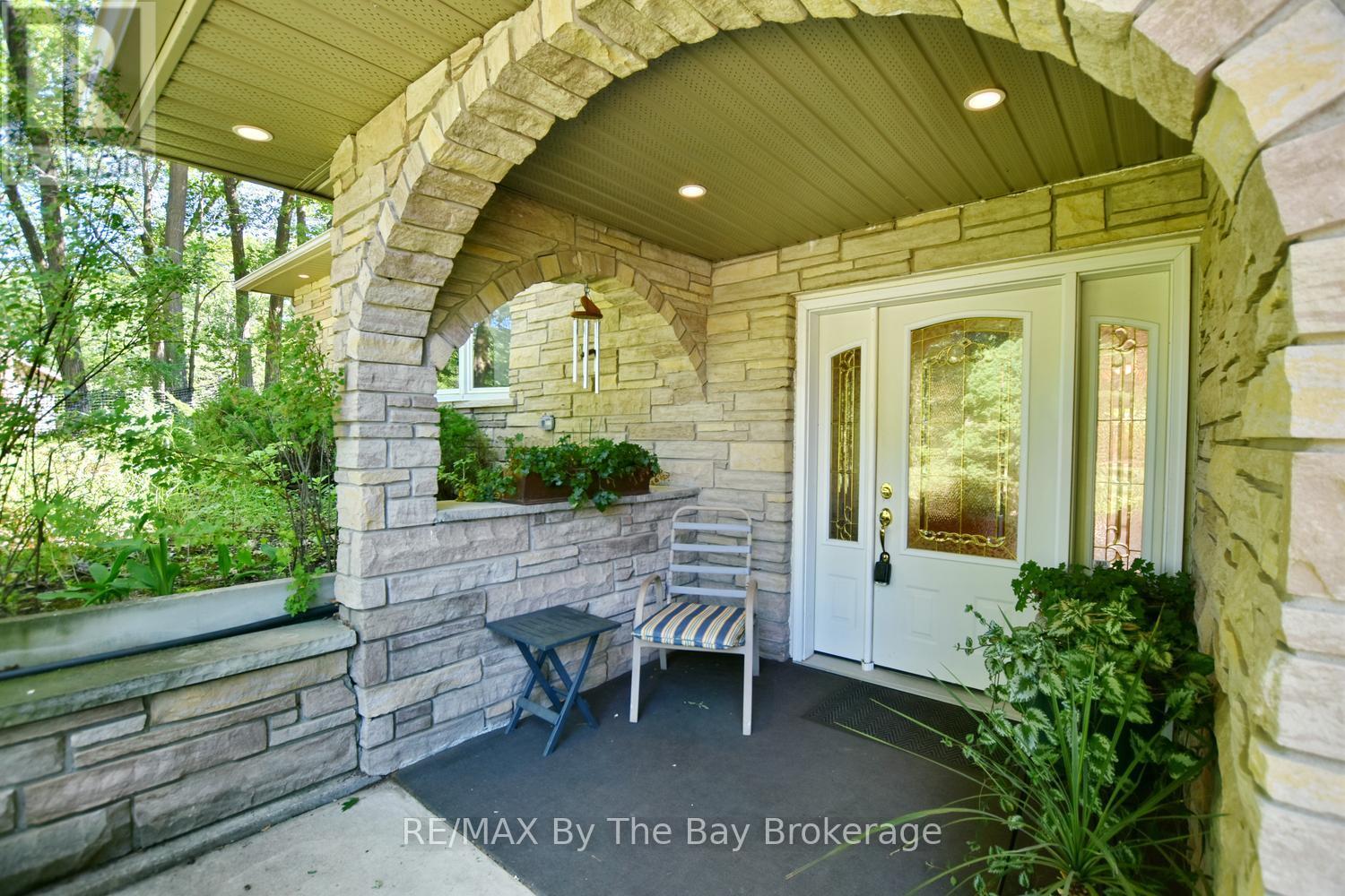 69 Frederick Drive, Wasaga Beach, Ontario  L9Z 1P9 - Photo 6 - S13473974