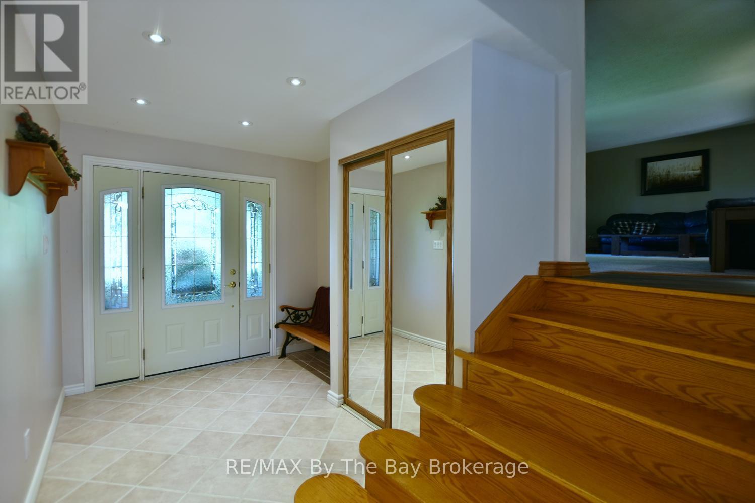 69 Frederick Drive, Wasaga Beach, Ontario  L9Z 1P9 - Photo 8 - S13473974