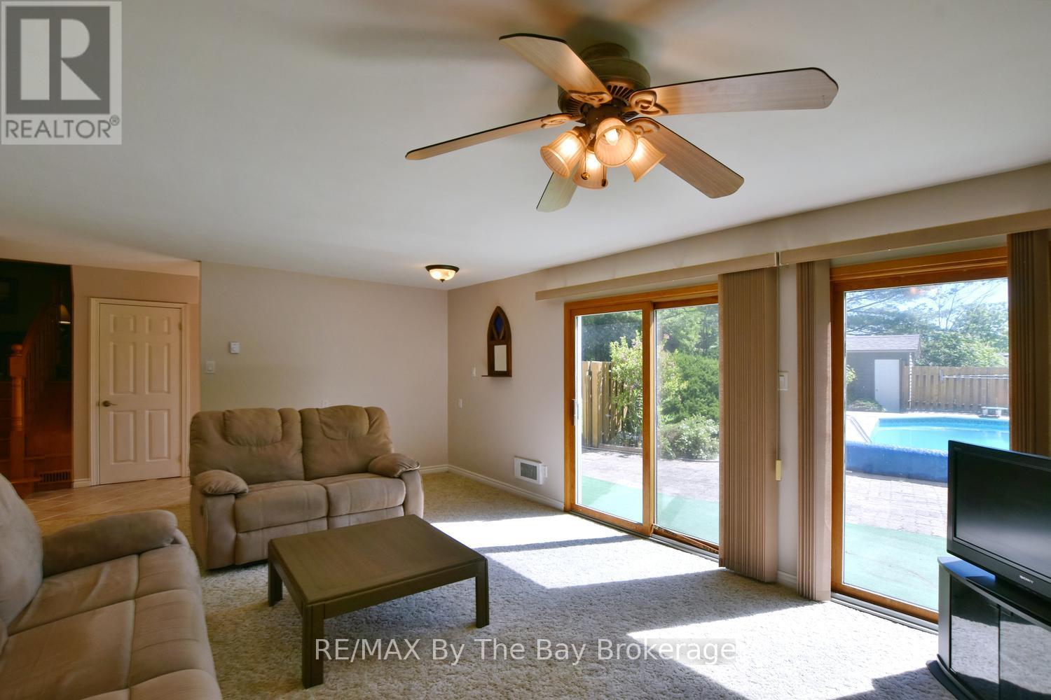 69 Frederick Drive, Wasaga Beach, Ontario  L9Z 1P9 - Photo 9 - S13473974
