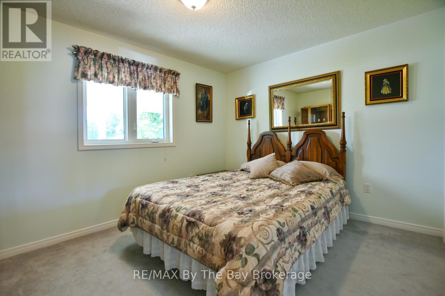 12 Indiana Avenue, Wasaga Beach, Ontario  L9Z 3A8 - Photo 23 - S13473986