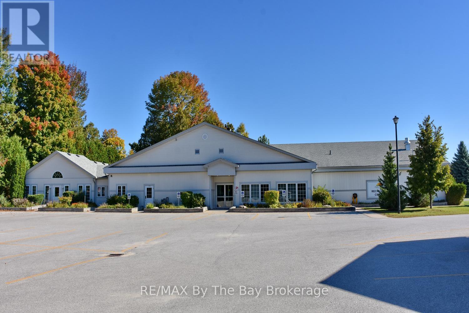 12 Indiana Avenue, Wasaga Beach, Ontario  L9Z 3A8 - Photo 5 - S13473986