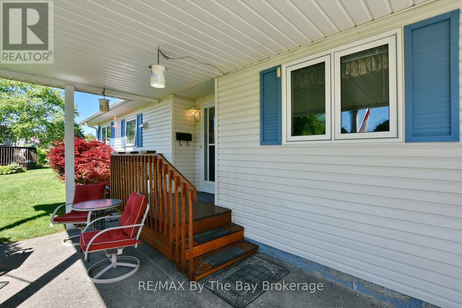 12 Indiana Avenue, Wasaga Beach, Ontario  L9Z 3A8 - Photo 6 - S13473986