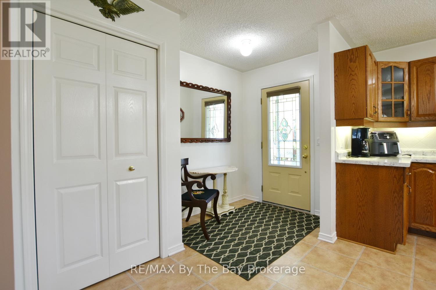 12 Indiana Avenue, Wasaga Beach, Ontario  L9Z 3A8 - Photo 8 - S13473986