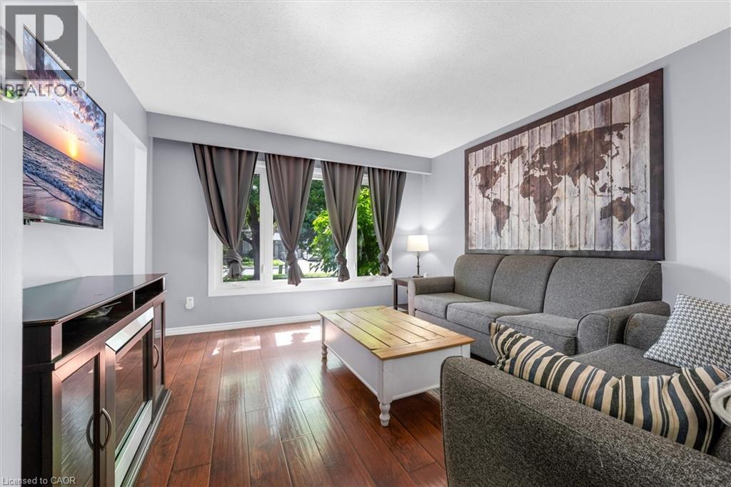 338 East 24th Street, Hamilton, Ontario  L8V 2Y6 - Photo 4 - 40841812