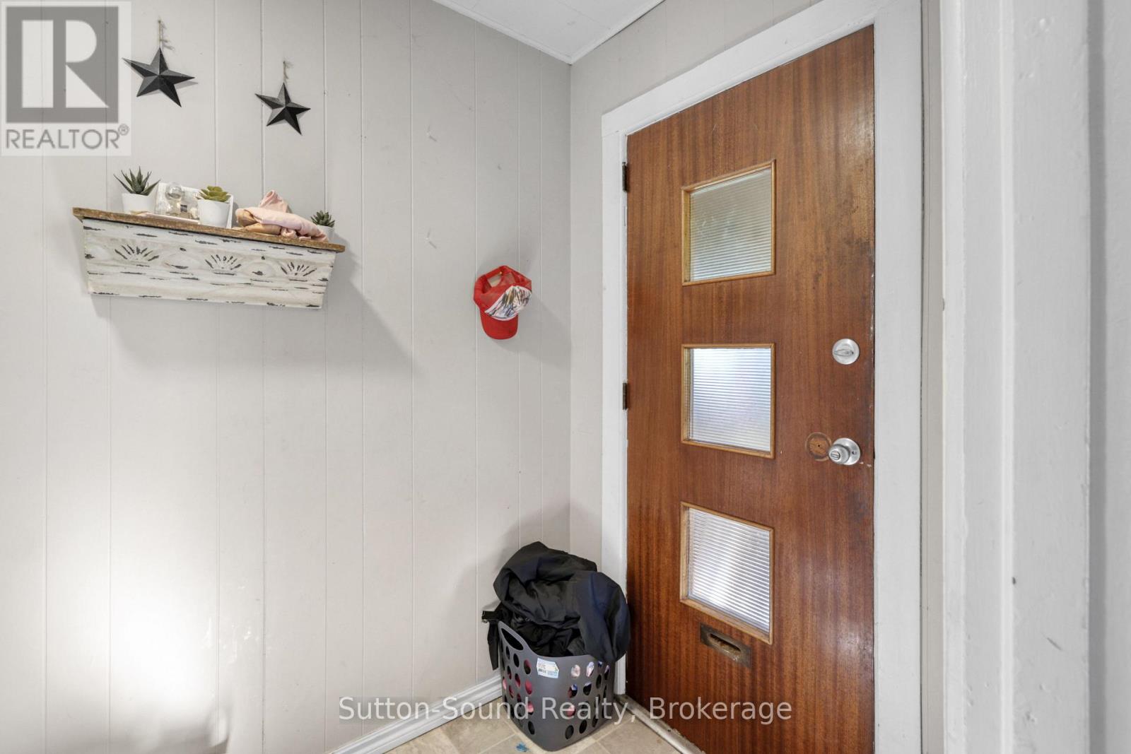 705 17th Street E, Owen Sound, Ontario  N4K 2A4 - Photo 3 - X13474410