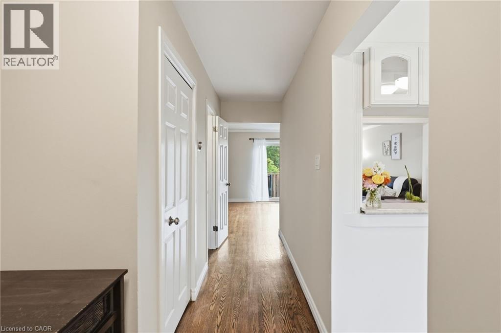 1538 Westminster Place, Burlington, Ontario  L7P 2B5 - Photo 6 - 40841951