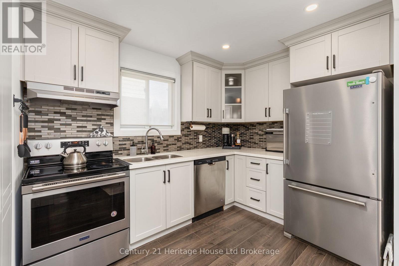 9 San Vito Way, Toronto, Ontario  M3L 2G7 - Photo 3 - W13474490