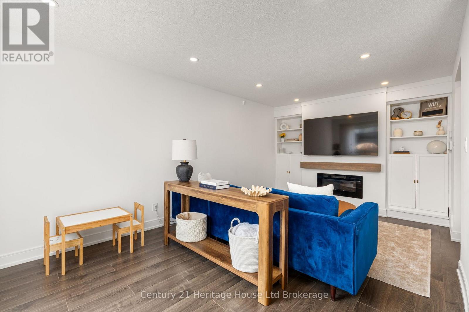 9 San Vito Way, Toronto, Ontario  M3L 2G7 - Photo 8 - W13474490