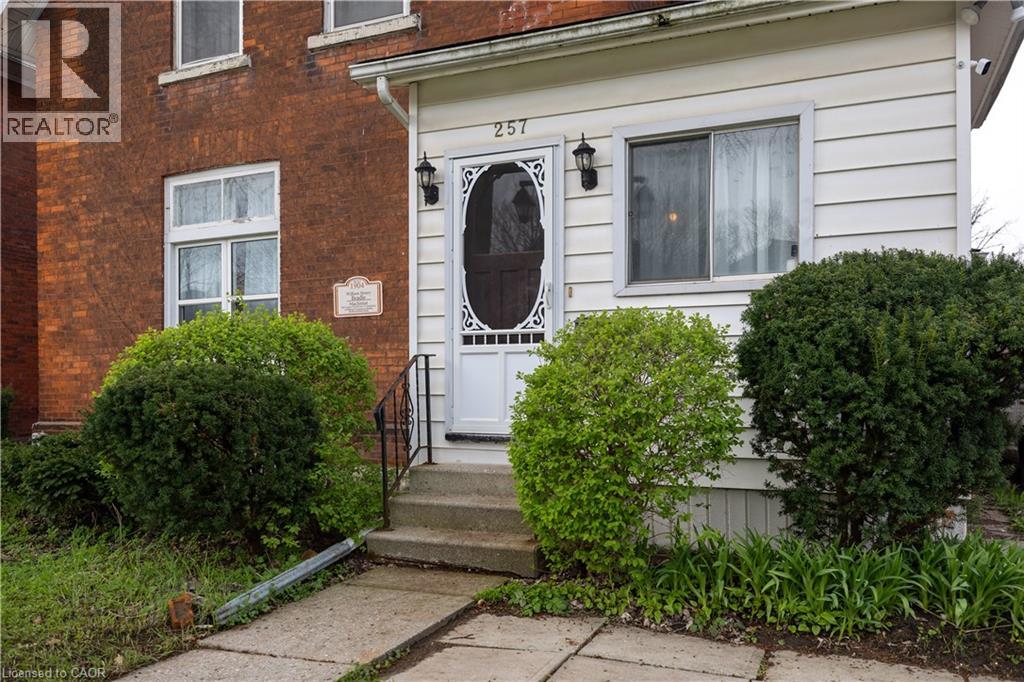257 Ontario Street, Stratford, Ontario  N5A 3H6 - Photo 8 - 40841615