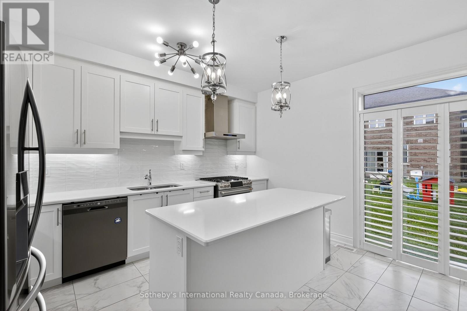 5 Middleton Drive, Wasaga Beach, Ontario  L9Z 0L1 - Photo 14 - S13474814