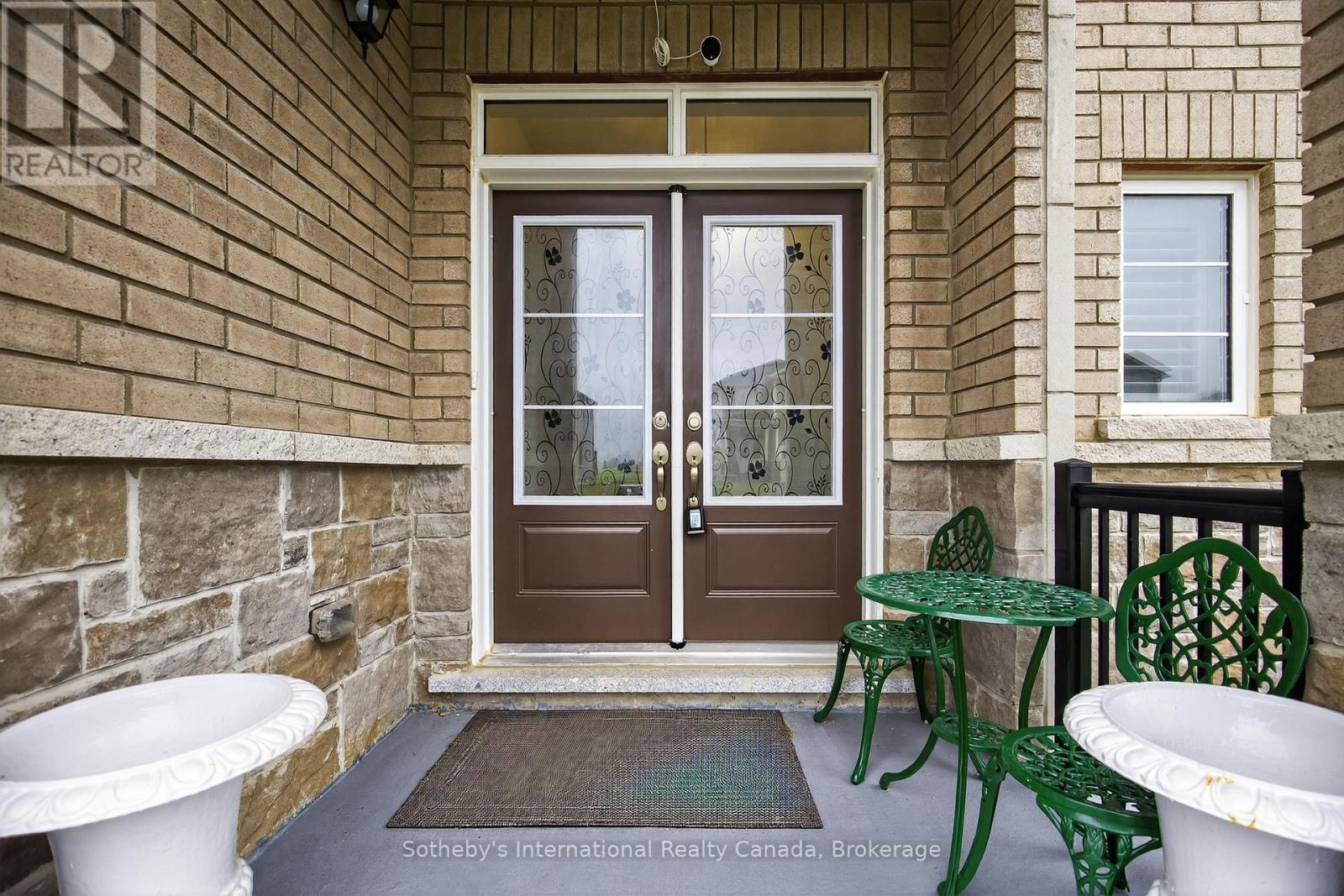 5 Middleton Drive, Wasaga Beach, Ontario  L9Z 0L1 - Photo 2 - S13474814
