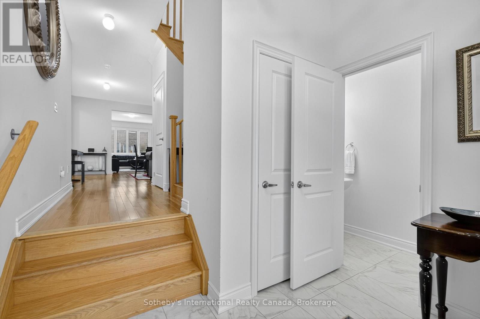 5 Middleton Drive, Wasaga Beach, Ontario  L9Z 0L1 - Photo 3 - S13474814