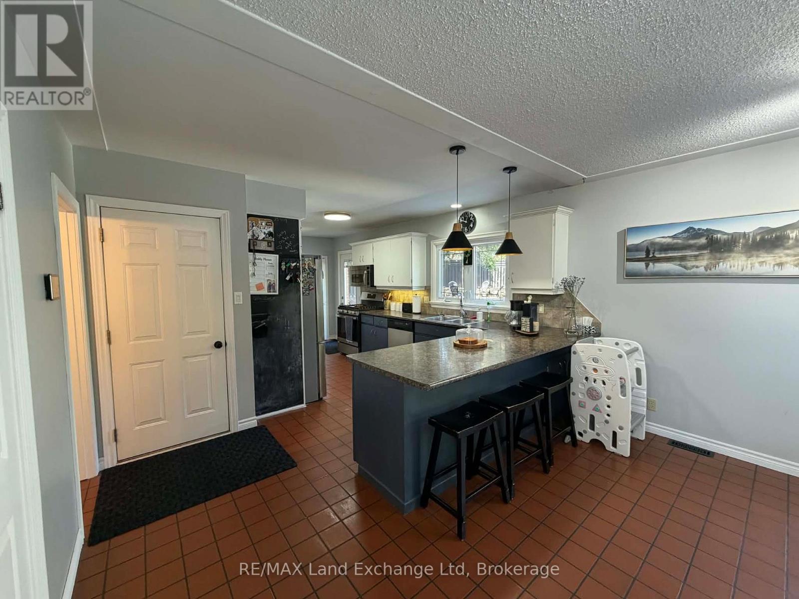 320 Summit Drive, North Huron, Ontario  N0G 2W0 - Photo 13 - X13474882