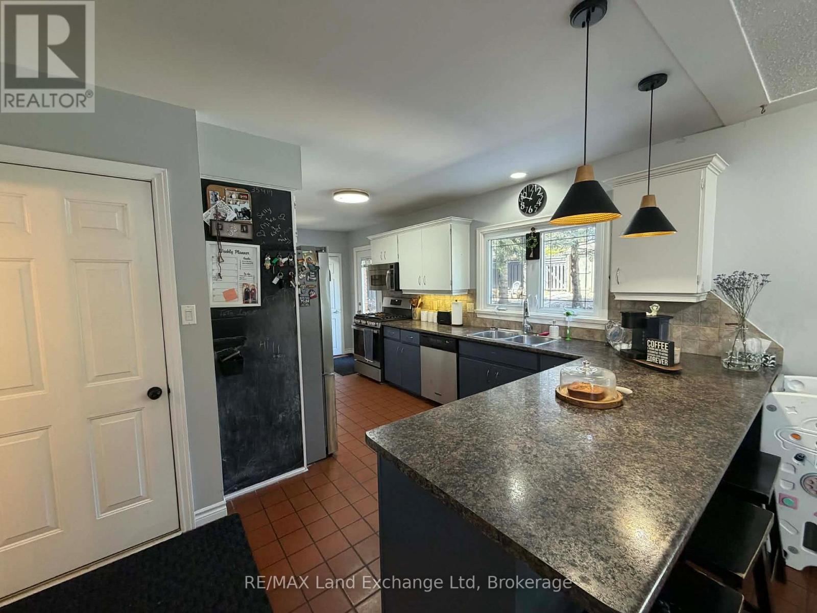 320 Summit Drive, North Huron, Ontario  N0G 2W0 - Photo 14 - X13474882