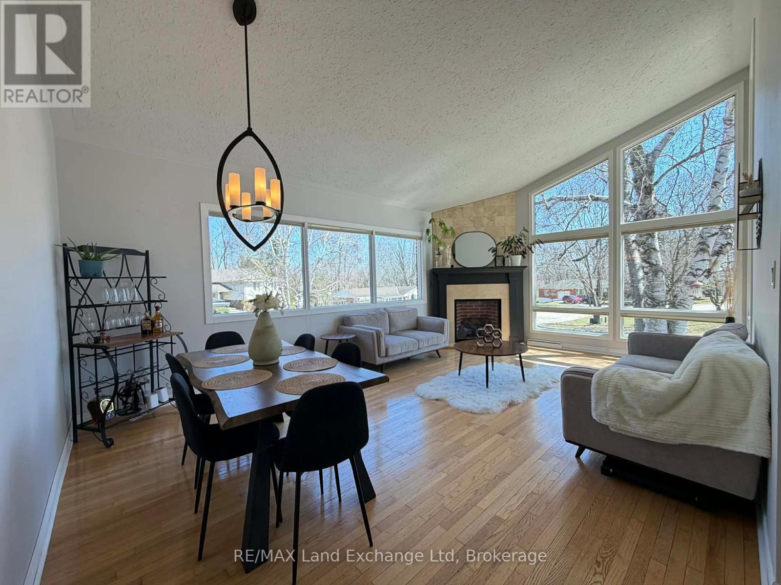 320 Summit Drive, North Huron, Ontario  N0G 2W0 - Photo 4 - X13474882