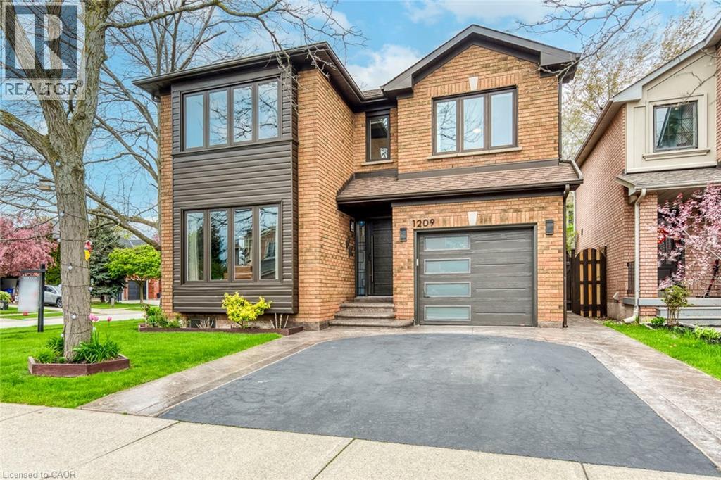 1209 Old Oak Drive, Oakville, Ontario  L6M 3K6 - Photo 2 - 40841991