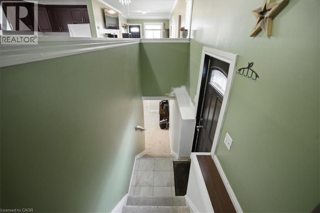 22 Delena Avenue N, Hamilton, Ontario  L8H 6B4 - Photo 12 - 40841828