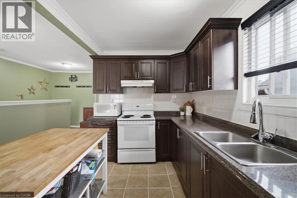 22 Delena Avenue N, Hamilton, Ontario  L8H 6B4 - Photo 3 - 40841828