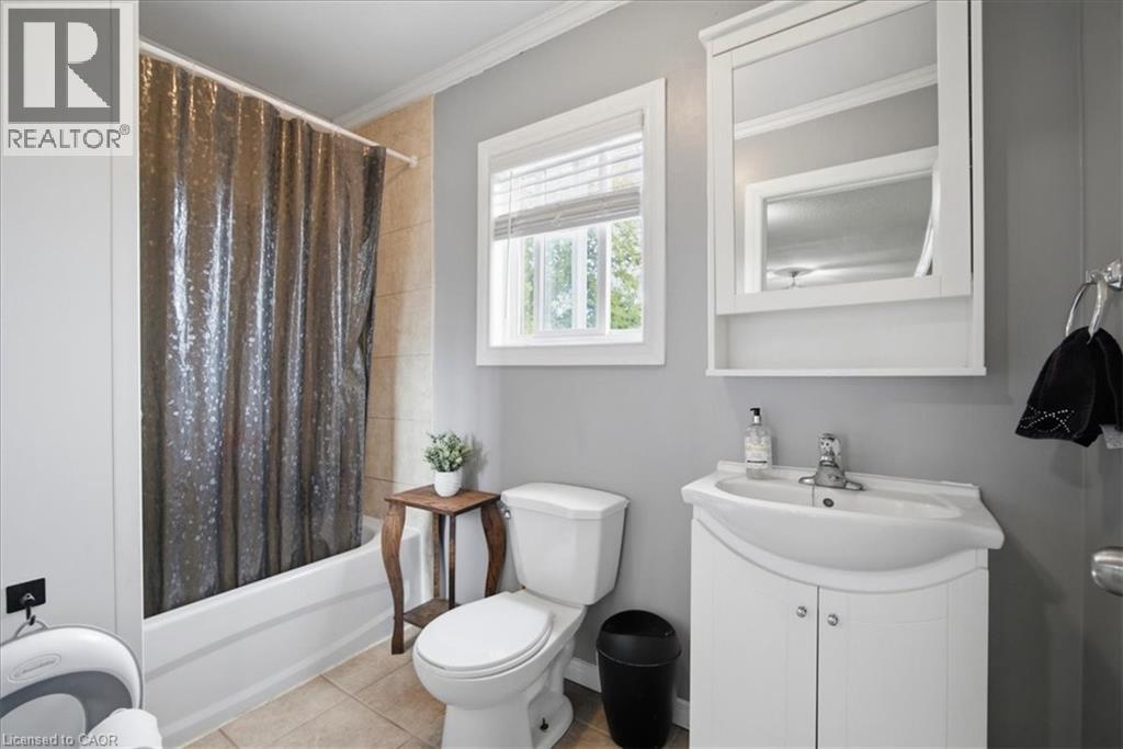22 Delena Avenue N, Hamilton, Ontario  L8H 6B4 - Photo 7 - 40841828