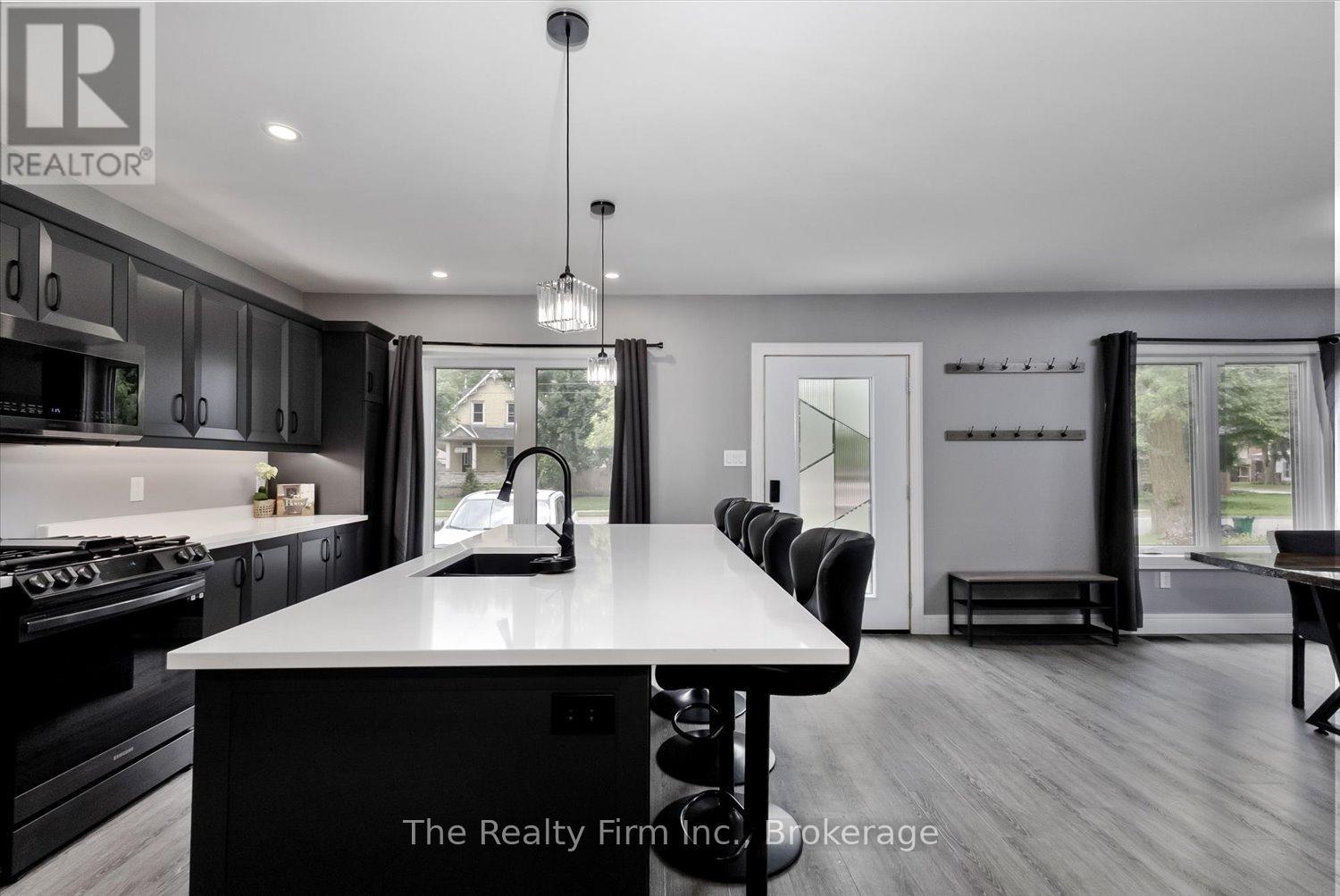 374 West Gore Street, Stratford, Ontario  N5A 1L1 - Photo 11 - X13475434