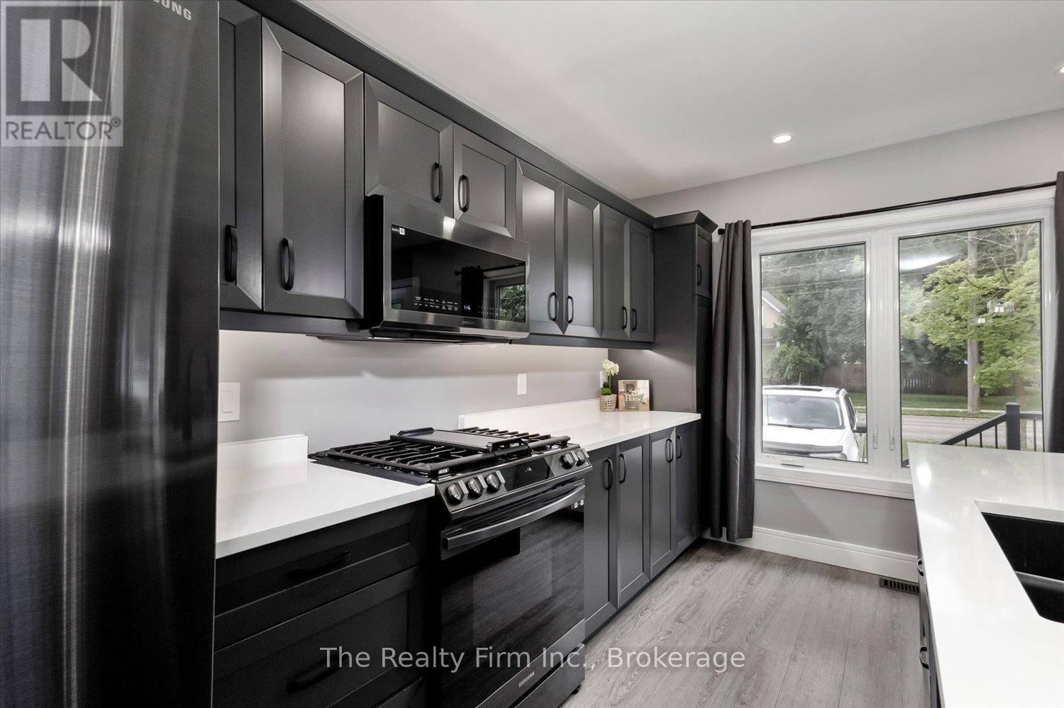 374 West Gore Street, Stratford, Ontario  N5A 1L1 - Photo 12 - X13475434
