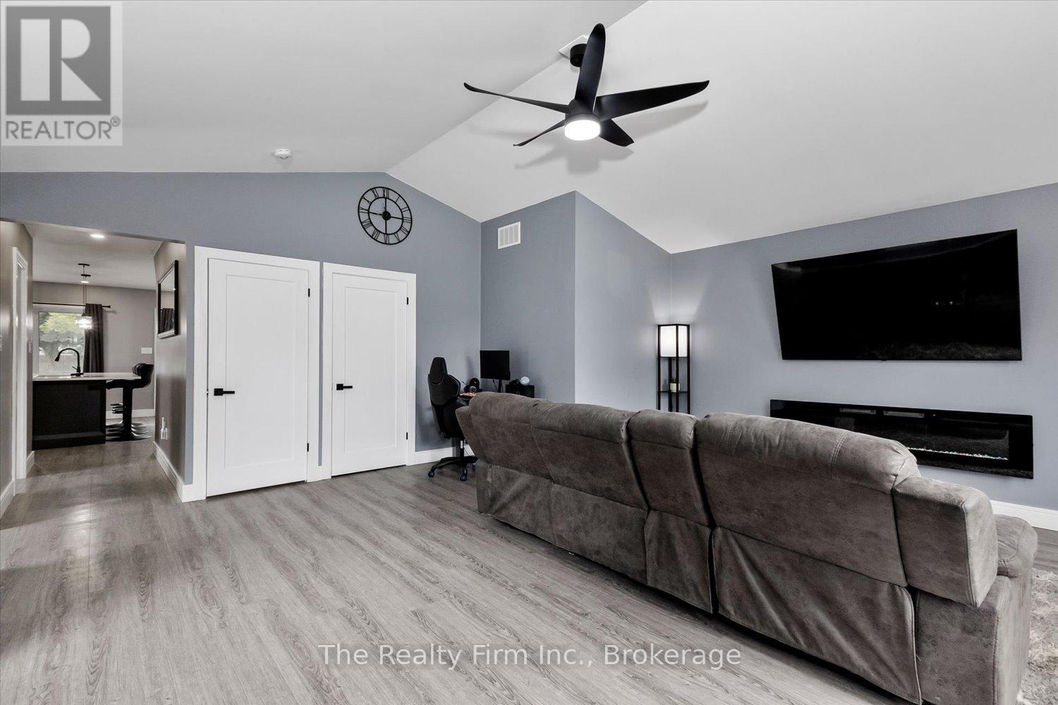 374 West Gore Street, Stratford, Ontario  N5A 1L1 - Photo 6 - X13475434